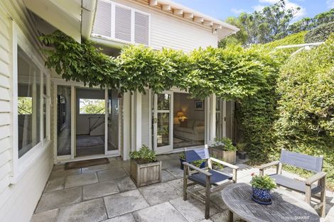 Photo of property in 14 Lookout Road, Roseneath, Wellington, 6011