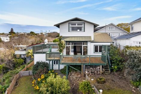 Photo of property in 42 Cameron Road, Bluff Hill, Napier, 4110
