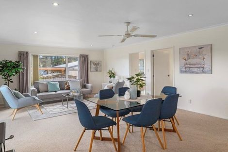 Photo of property in 2 Barclay Grove, Hokio Beach, Levin, 5571