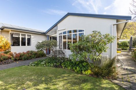 Photo of property in 30 Pukekura Place, Taradale, Napier, 4112