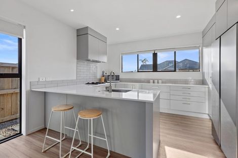 Photo of property in 51 Cotula Way, Papamoa Beach, Papamoa, 3118