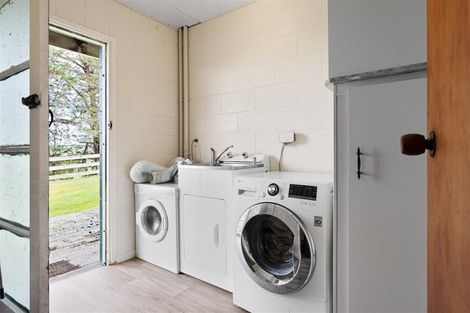 Photo of property in 1 Domain Road, Kawakawa, 0210