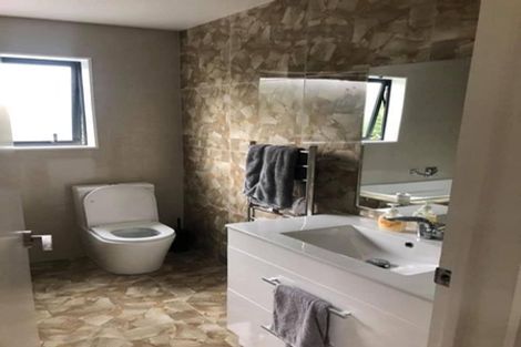 Photo of property in 11 Younger Lane, Massey, Auckland, 0614