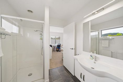 Photo of property in 7 Marlborough Street, Silverstream, Upper Hutt, 5019