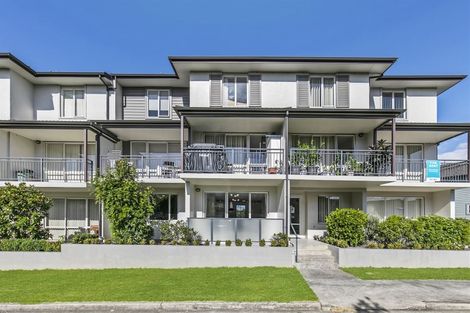 Photo of property in 2/23 Opito Way, East Tamaki, Auckland, 2013