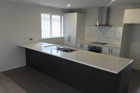 Photo of property in 15 Perla Road, Pukekohe, 2120