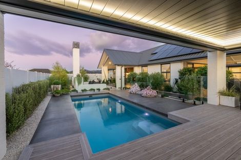 Photo of property in 25 Mike Smith Drive, Cambridge, 3434