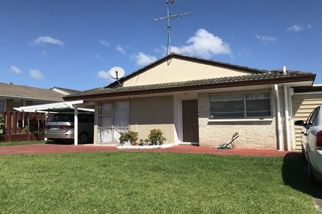 Photo of property in 1/1 Ballater Place, Highland Park, Auckland, 2010