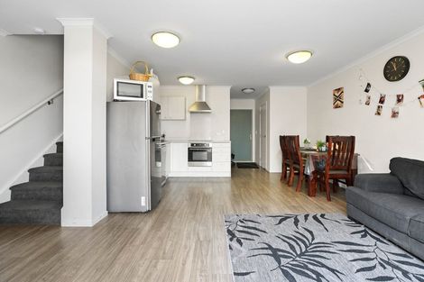 Photo of property in 71 Chiefs Court, Hamilton East, Hamilton, 3216