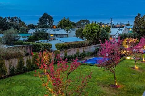 Photo of property in 8 Thompson Park Road, Mount Wellington, Auckland, 1060