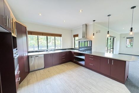 Photo of property in 30 Foster Road, Kumeu, 0891