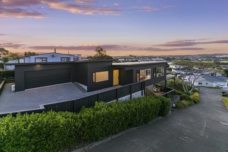 Photo of property in 130 Hibiscus Coast Highway, Red Beach, 0932