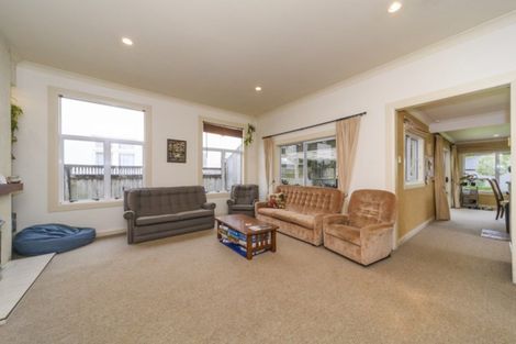 Photo of property in 442 College Street, Hokowhitu, Palmerston North, 4410