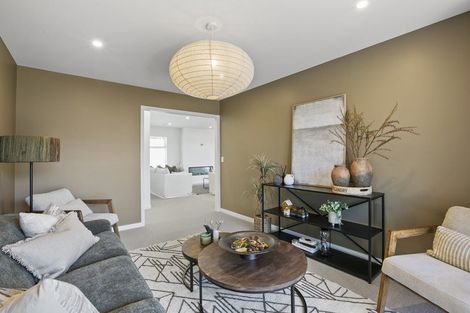 Photo of property in 63 Mangorei Road, Strandon, New Plymouth, 4312