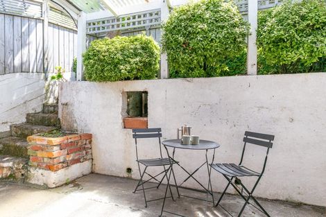 Photo of property in 80 Rolleston Street, Mount Cook, Wellington, 6021