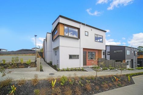 Photo of property in 2 Don Oliver Lane, Glen Eden, 0602