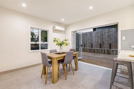 Photo of property in 5 Duchess Way, Riverhead, 0820