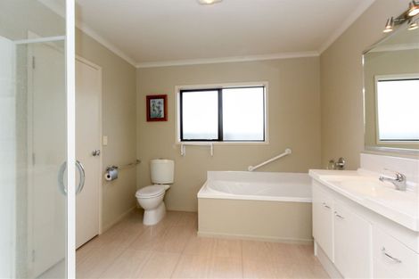 Photo of property in 33a Lismore Street, Strandon, New Plymouth, 4312