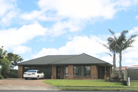 Photo of property in 15 Cloverlea Place, Pukekohe, 2120