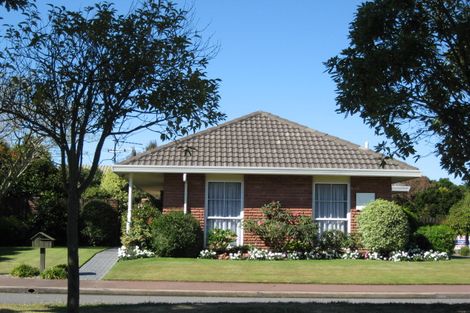 Photo of property in 8 Crosdale Place, Burnside, Christchurch, 8042