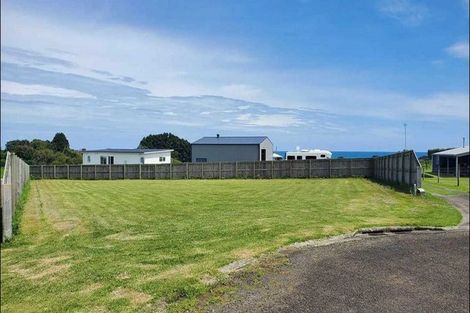 Photo of property in 22 Rawinia Place, Te Kaha, 3199