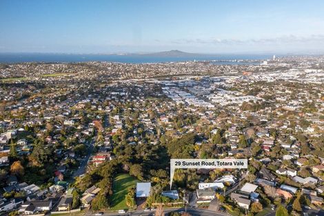 Photo of property in 29 Sunset Road, Totara Vale, Auckland, 0632