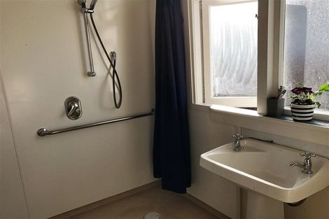 Photo of property in 1 Mcneil Street, Balclutha, 9230