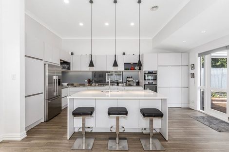 Photo of property in 21 Farm Road, Northland, Wellington, 6012