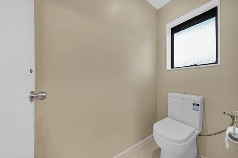 Photo of property in 2/7 Benygloe Place, Highland Park, Auckland, 2010