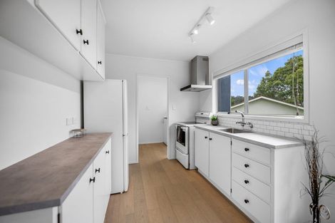 Photo of property in 2/131 Lynn Road, Bayview, Auckland, 0629