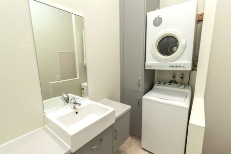 Photo of property in Stadium Garden Flats, 210/107 Thorndon Quay, Pipitea, Wellington, 6011