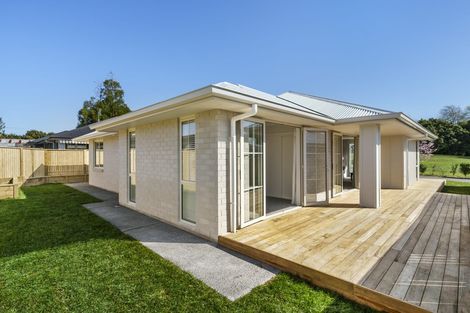 Photo of property in 6 Grove Lane, Omokoroa, 3114