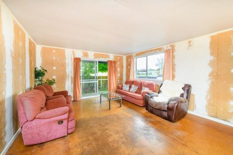 Photo of property in 2 Tiller Close, Kelvin Grove, Palmerston North, 4414