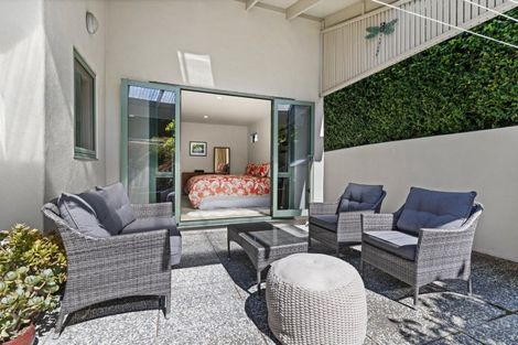 Photo of property in 12 Laing Cove, Havelock North, 4130