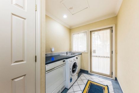 Photo of property in 2 Anaheim Boulevard, Shamrock Park, Auckland, 2016