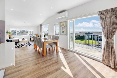 Photo of property in 16 Paisley Street, Mellons Bay, Auckland, 2014