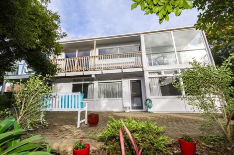 Photo of property in 1a Woodstock Terrace, Tawa, Wellington, 5028