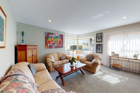Photo of property in 10 Juliet Place, Forrest Hill, Auckland, 0620