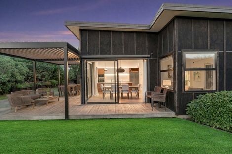 Photo of property in 1 Kirimoko Crescent, Wanaka, 9305