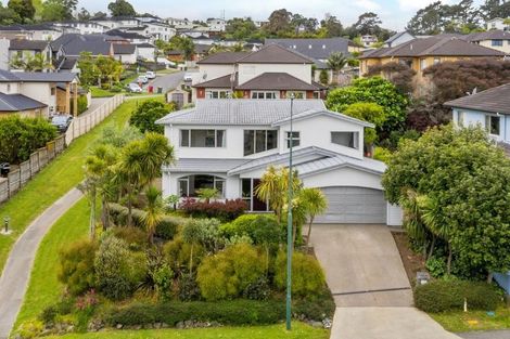 Photo of property in 31 Harrowglen Drive, Northcross, Auckland, 0632