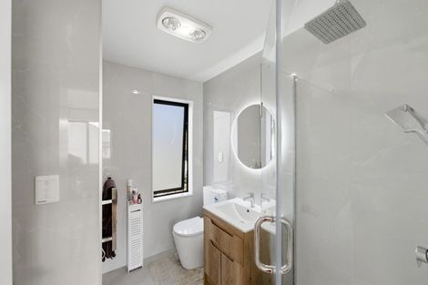 Photo of property in 70d Stanley Road, Glenfield, Auckland, 0629