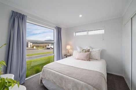 Photo of property in 39 Blue Jacket Drive, Halswell, Christchurch, 8025