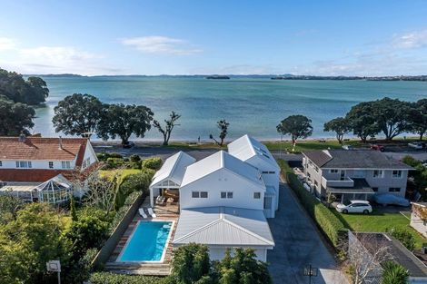 Photo of property in 15 Shelly Beach Parade, Cockle Bay, Auckland, 2014