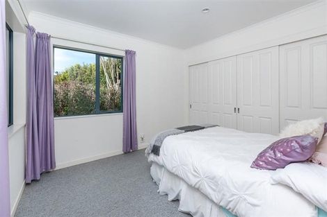 Photo of property in 55 Tindalls Bay Road, Tindalls Beach, Whangaparaoa, 0930