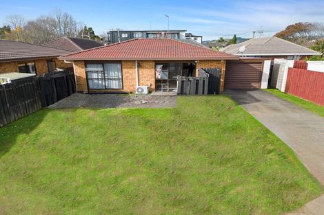 Photo of property in 2/10 Wellington Street, Papakura, 2110