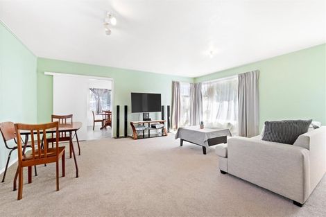 Photo of property in 1/8 Edwards Avenue, Henderson, Auckland, 0610