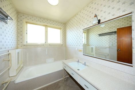 Photo of property in 25 Oakfield Street, Burnside, Christchurch, 8053