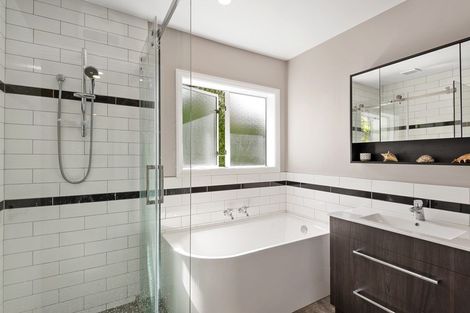 Photo of property in 21 Mcsaveneys Road, Marshland, Christchurch, 8051