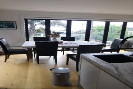 Photo of property in 2/92 Churchill Road, Murrays Bay, Auckland, 0630