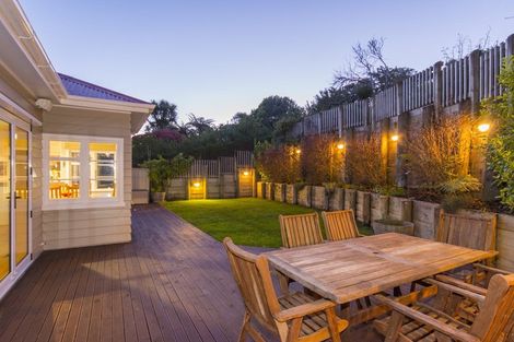 Photo of property in 28 Cashmere Avenue, Khandallah, Wellington, 6035